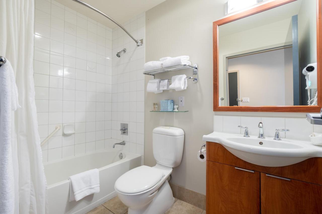 Ocean Promenade Hotel Вайт-Рок Номер фото
