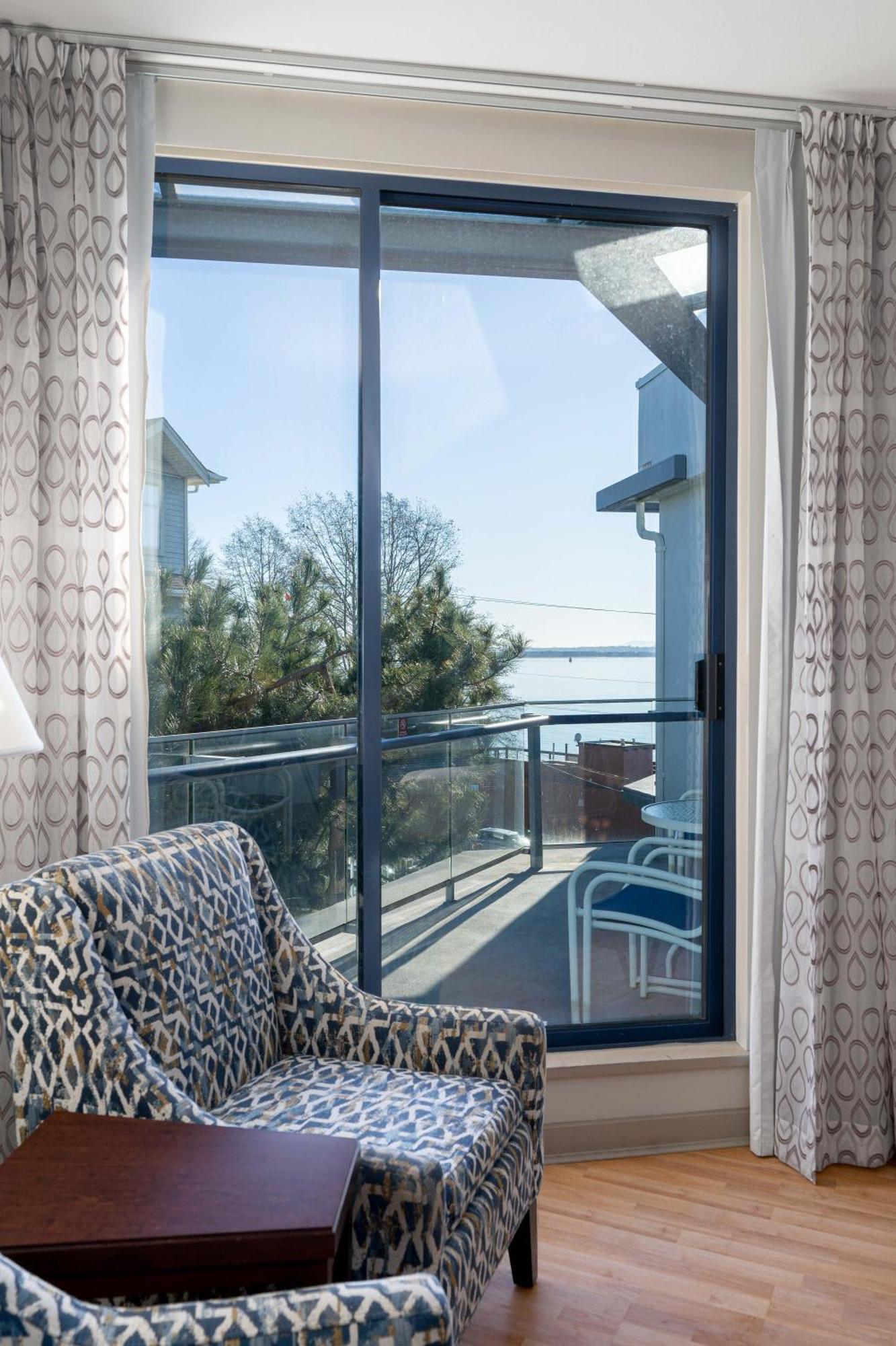 Ocean Promenade Hotel Вайт-Рок Номер фото